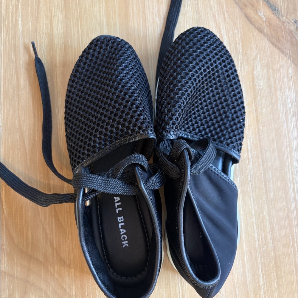 ALL BLACK Women's Black Mesh Lace-Up Sneakers